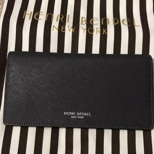 Henri bendel dark gray wallet
